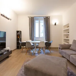 https://apt-moscova-elegant.it-lombardy.com